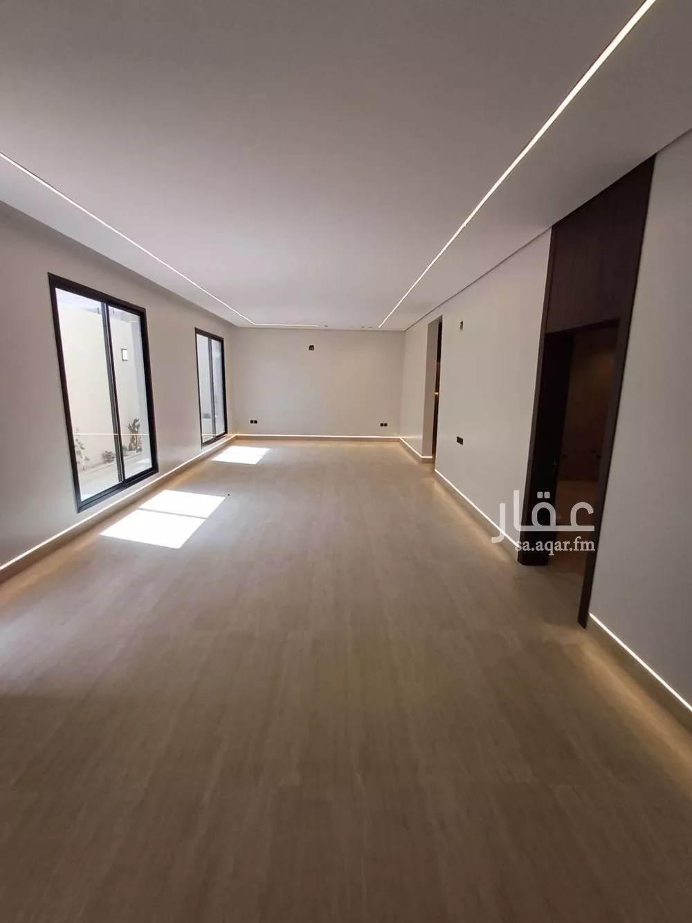 فيلا 6 غرف في الشرق 25