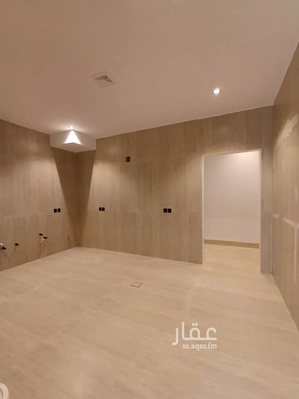 فيلا 6 غرف في الشرق 26