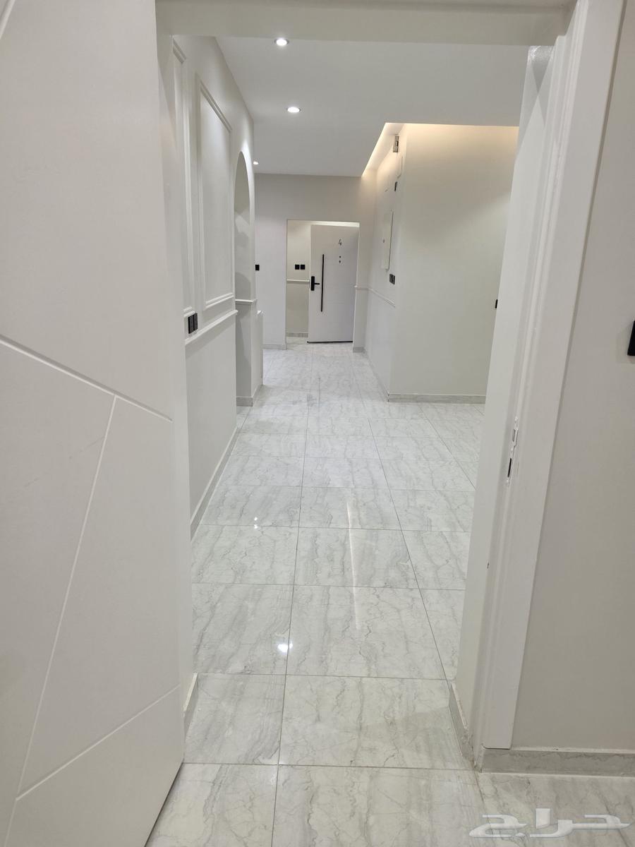 شقة 4 غرف في الملك فهد 4