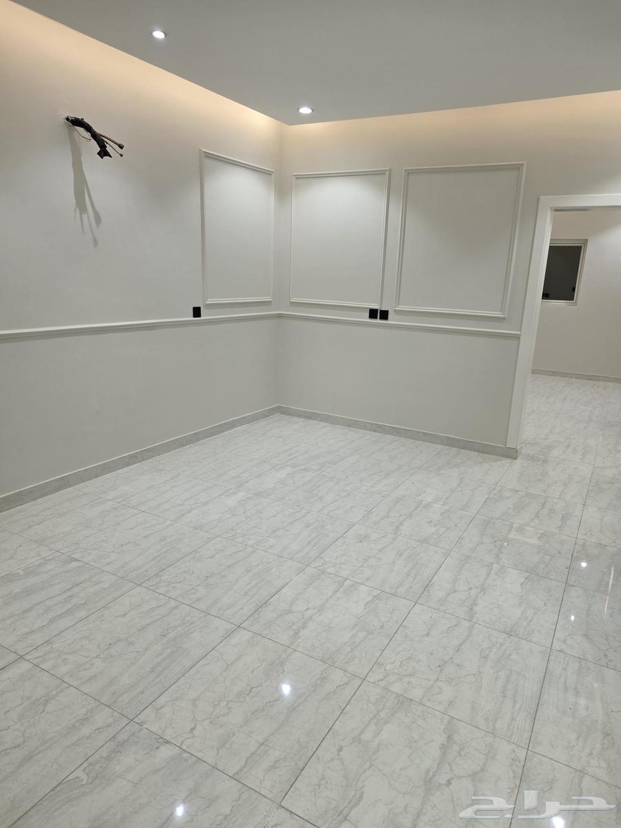 شقة 4 غرف في الملك فهد 8