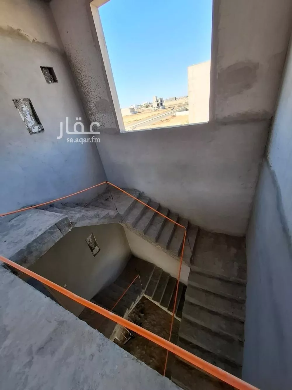 فيلا 9 غرف في الزمرد 5