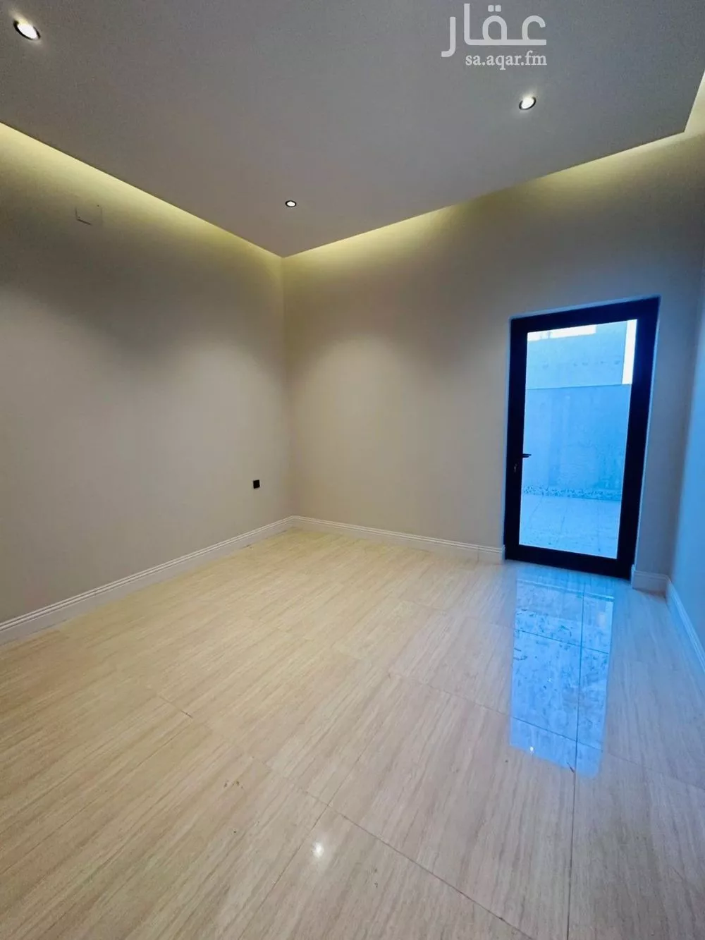 شقة 4 غرف في العارض 8