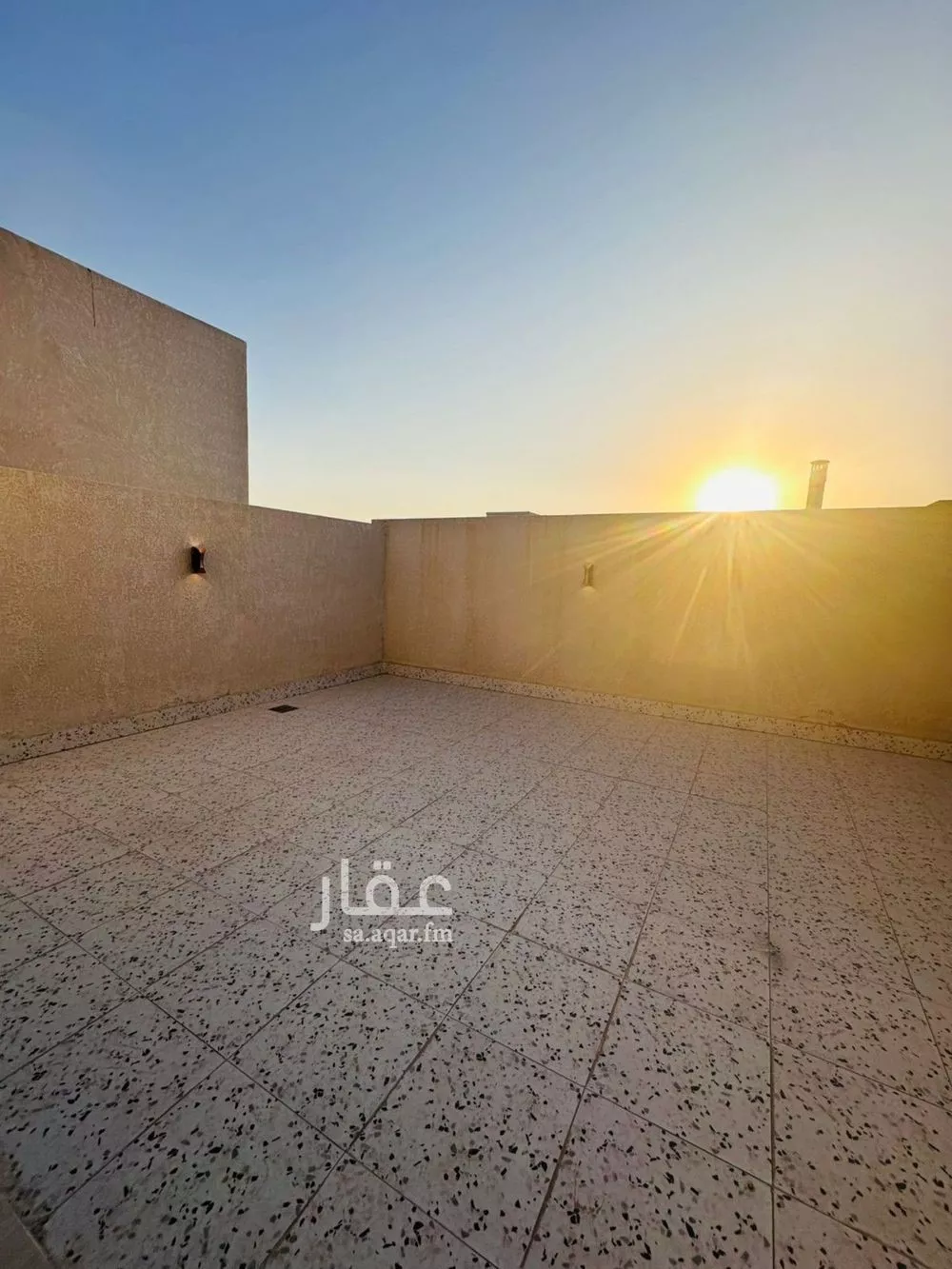 شقة 4 غرف في العارض 9