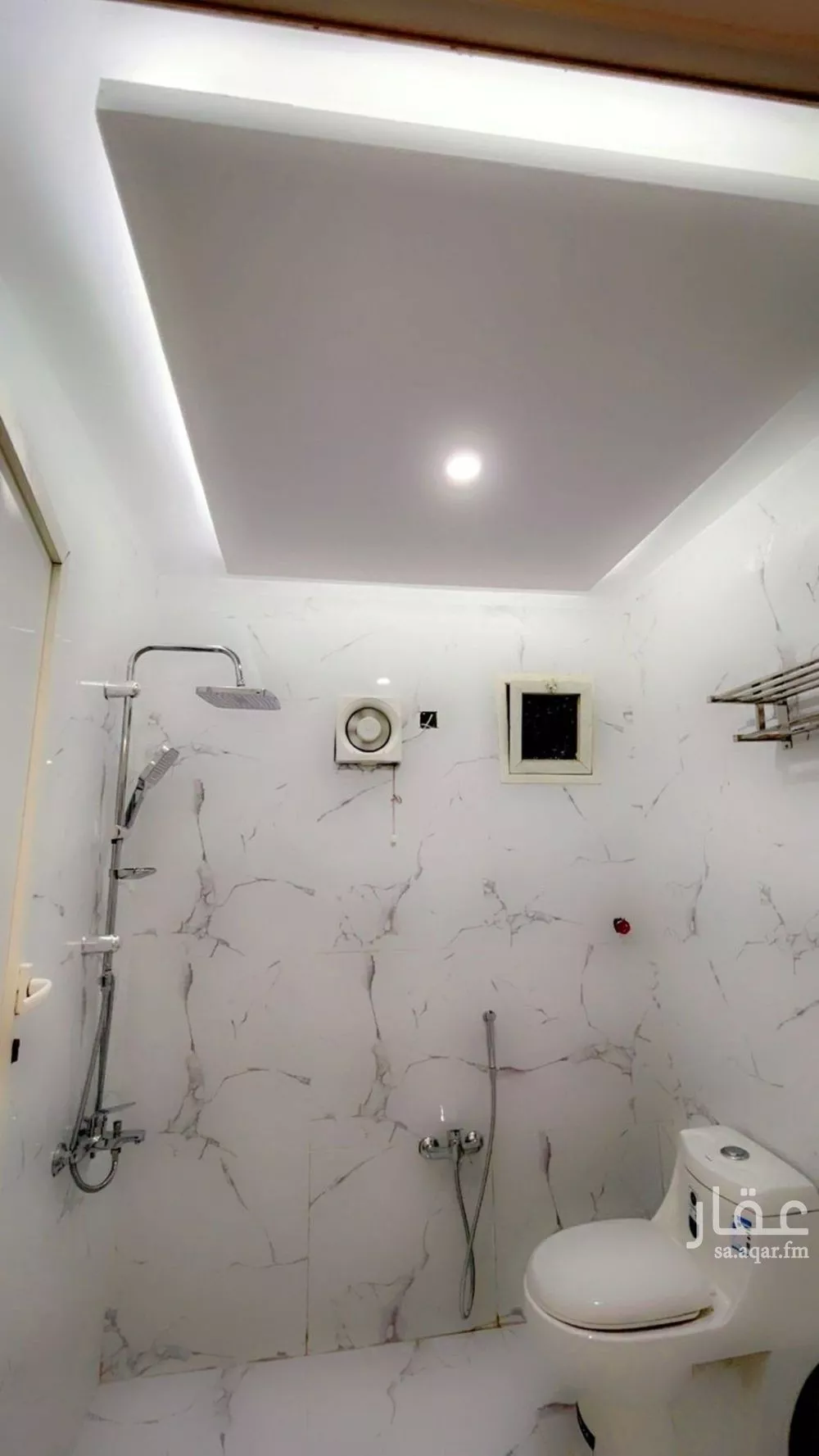 شقة 2 غرف في الملقا 5