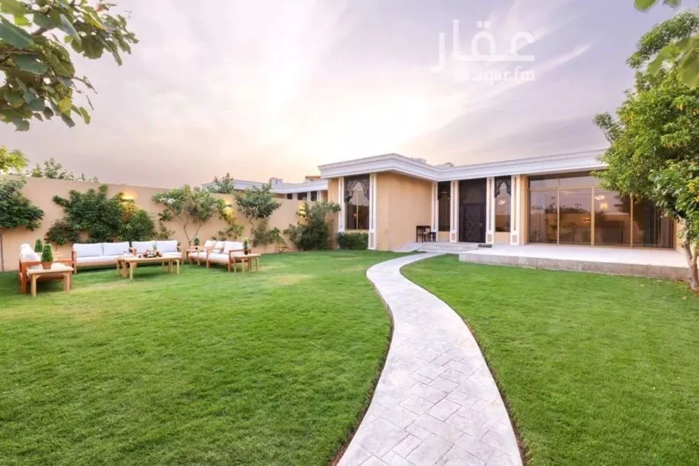 8258 sqm building in Al Rimal 6