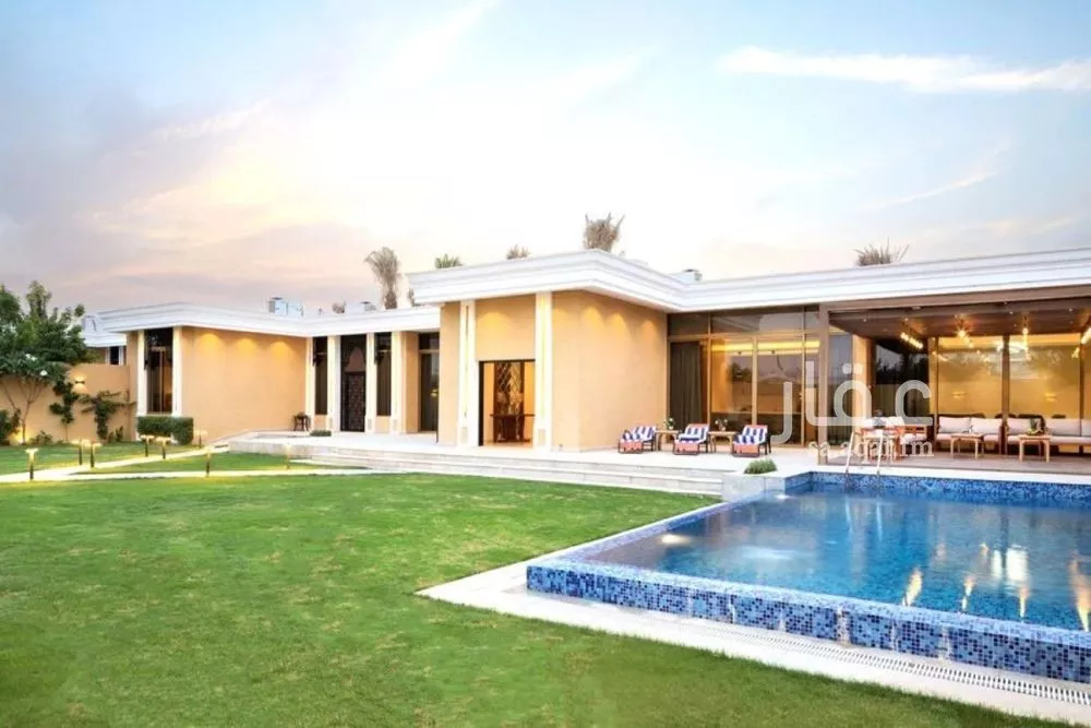 8258 sqm building in Al Rimal 8