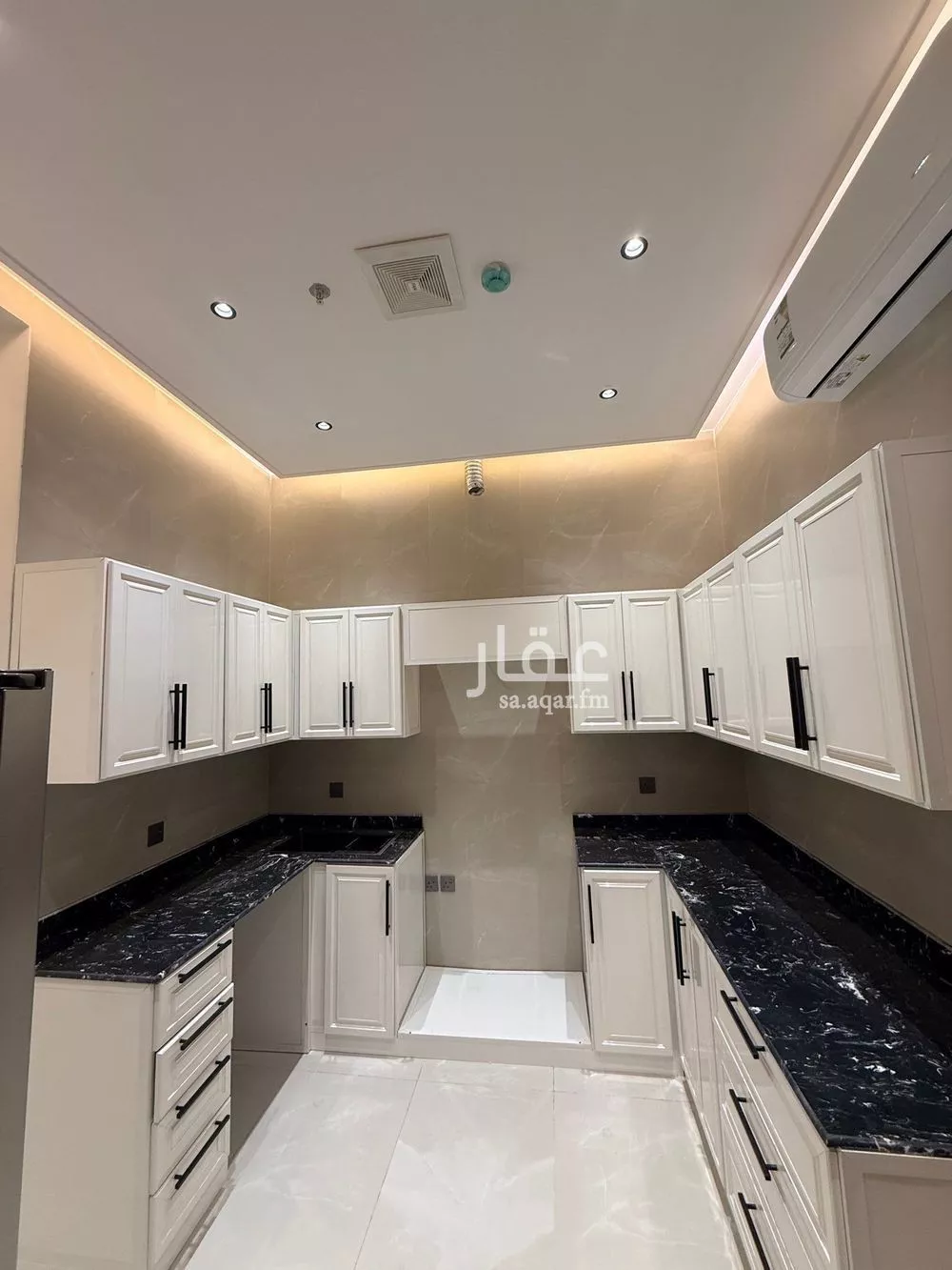 4 bedroom apartment in Dhahrat Laban 15