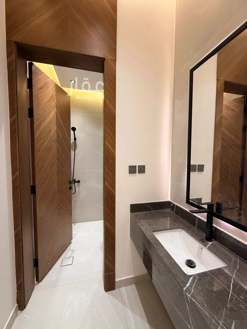 4 bedroom apartment in Dhahrat Laban 17