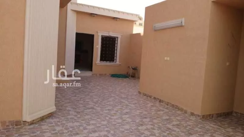 فيلا 7 غرف في الخليج 8