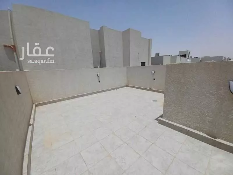 3 bedroom apartment in Al Malqa 5