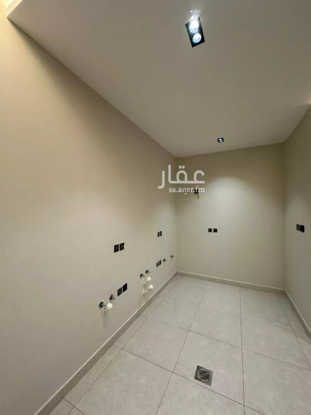 شقة 3 غرف في العزيزية 11