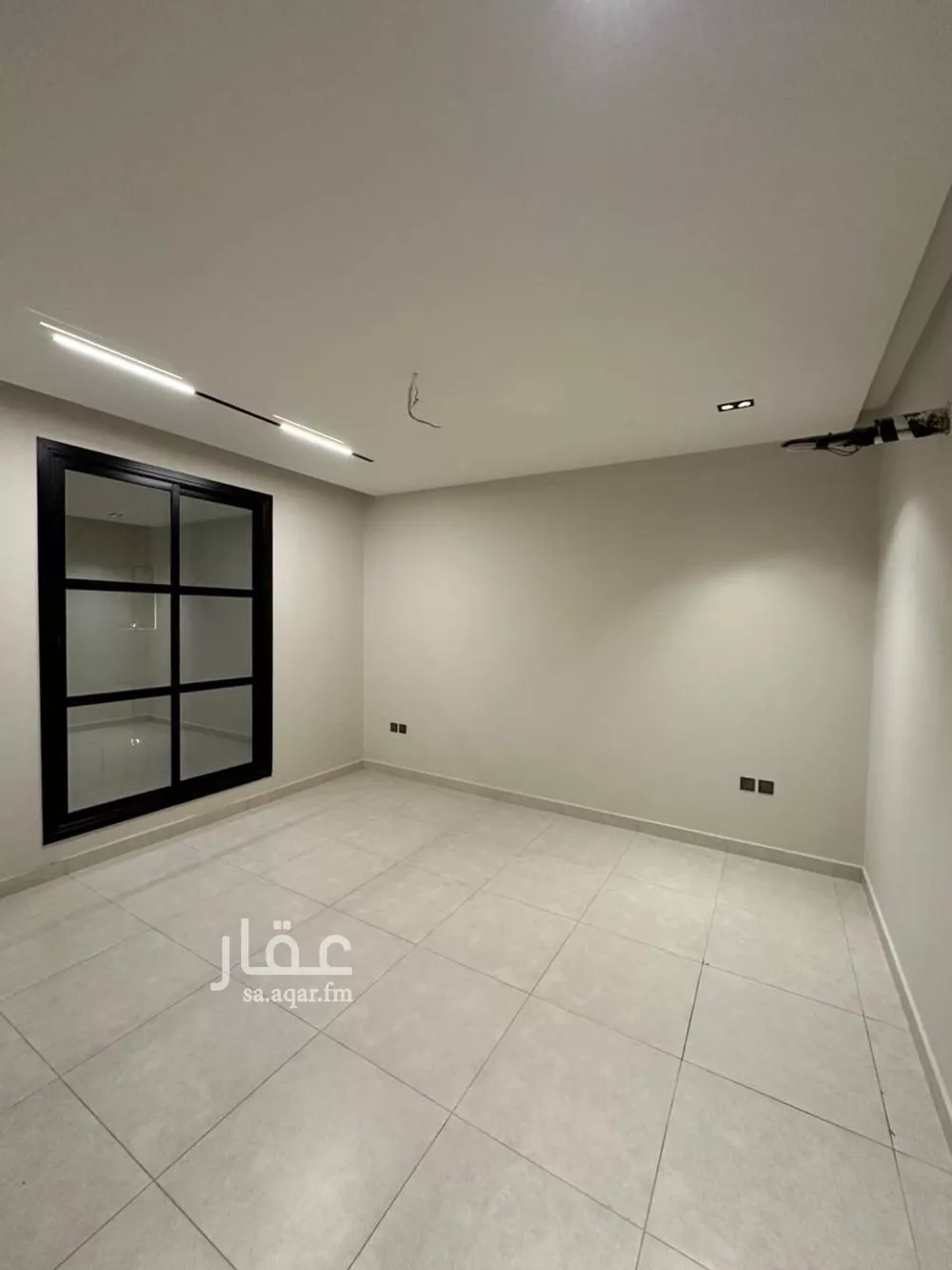 شقة 3 غرف في العزيزية 8