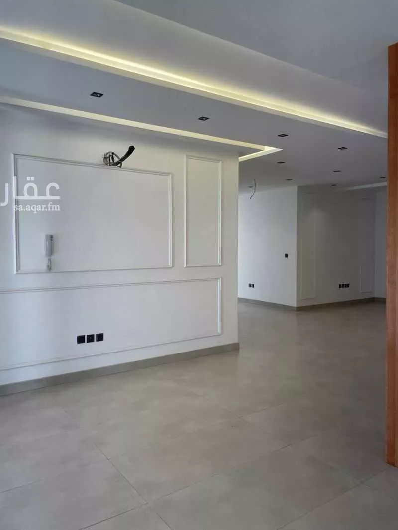 شقة 6 غرف في الريان 6