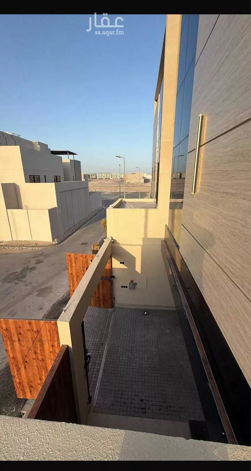 فيلا 5 غرف في السيف 8