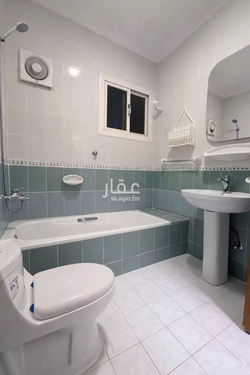 شقة 6 غرف في الرويس 4