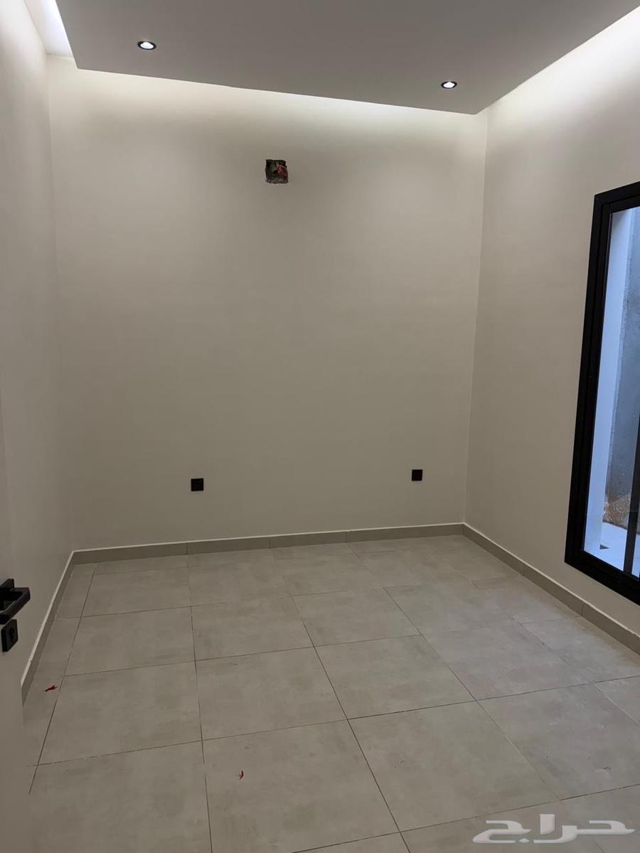 شقة 3 غرف في الرمال 4