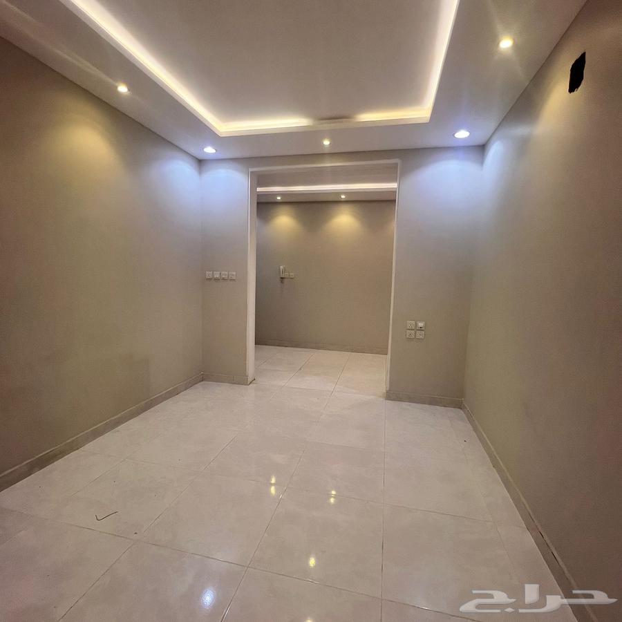 شقة 4 غرف في الرمال 2