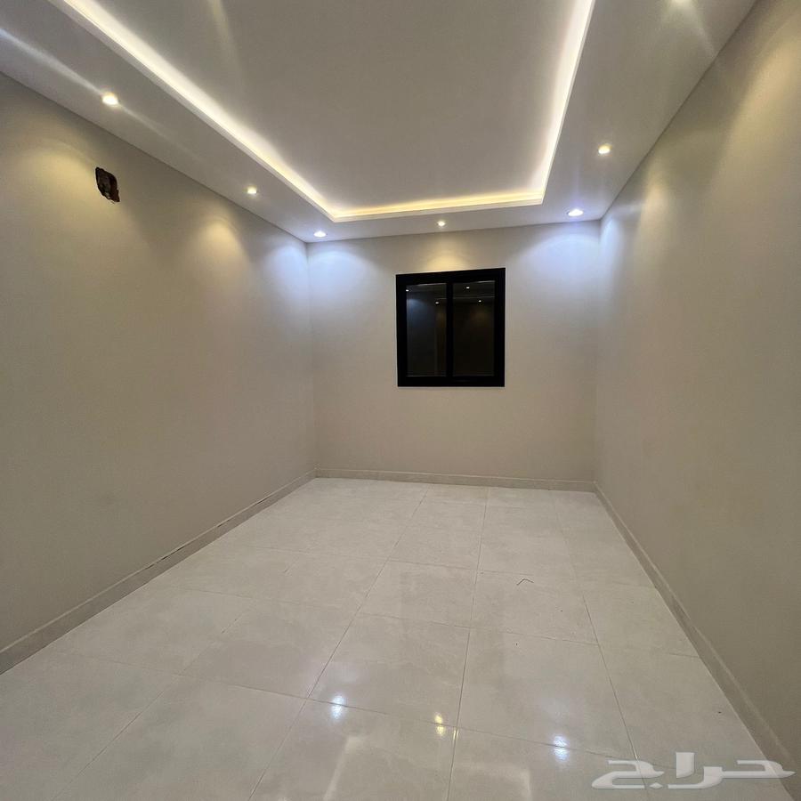 شقة 4 غرف في الرمال 3