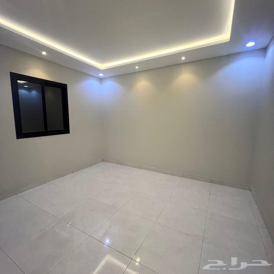 شقة 4 غرف في الرمال 5