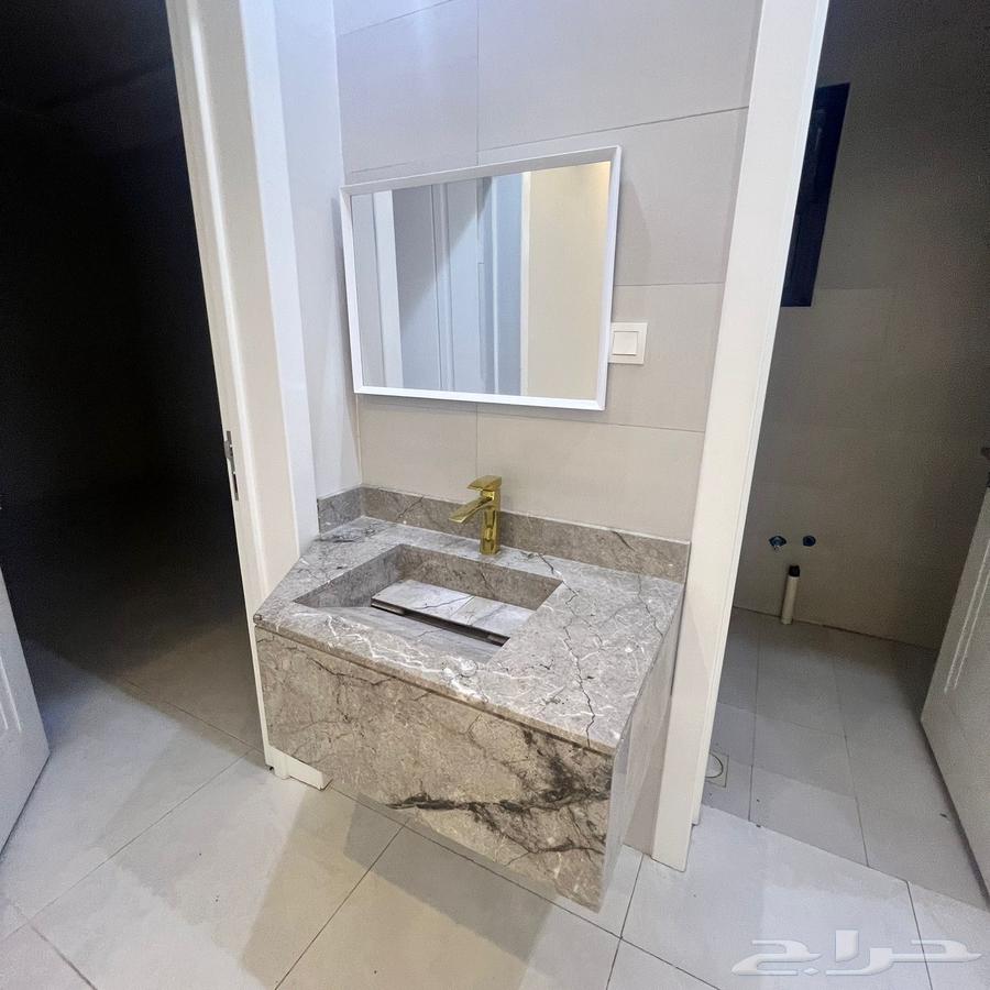 شقة 4 غرف في الرمال 6