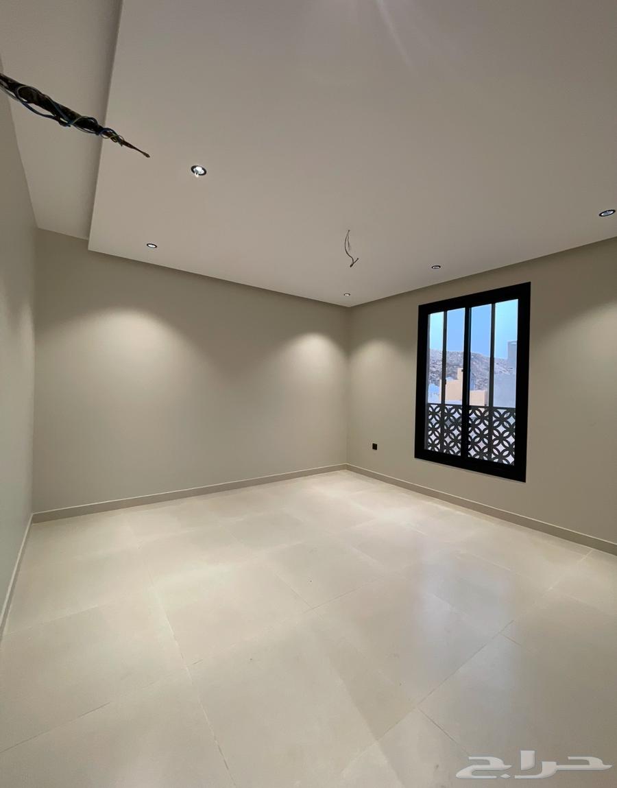 شقة 4 غرف في بطحاء قريش 5