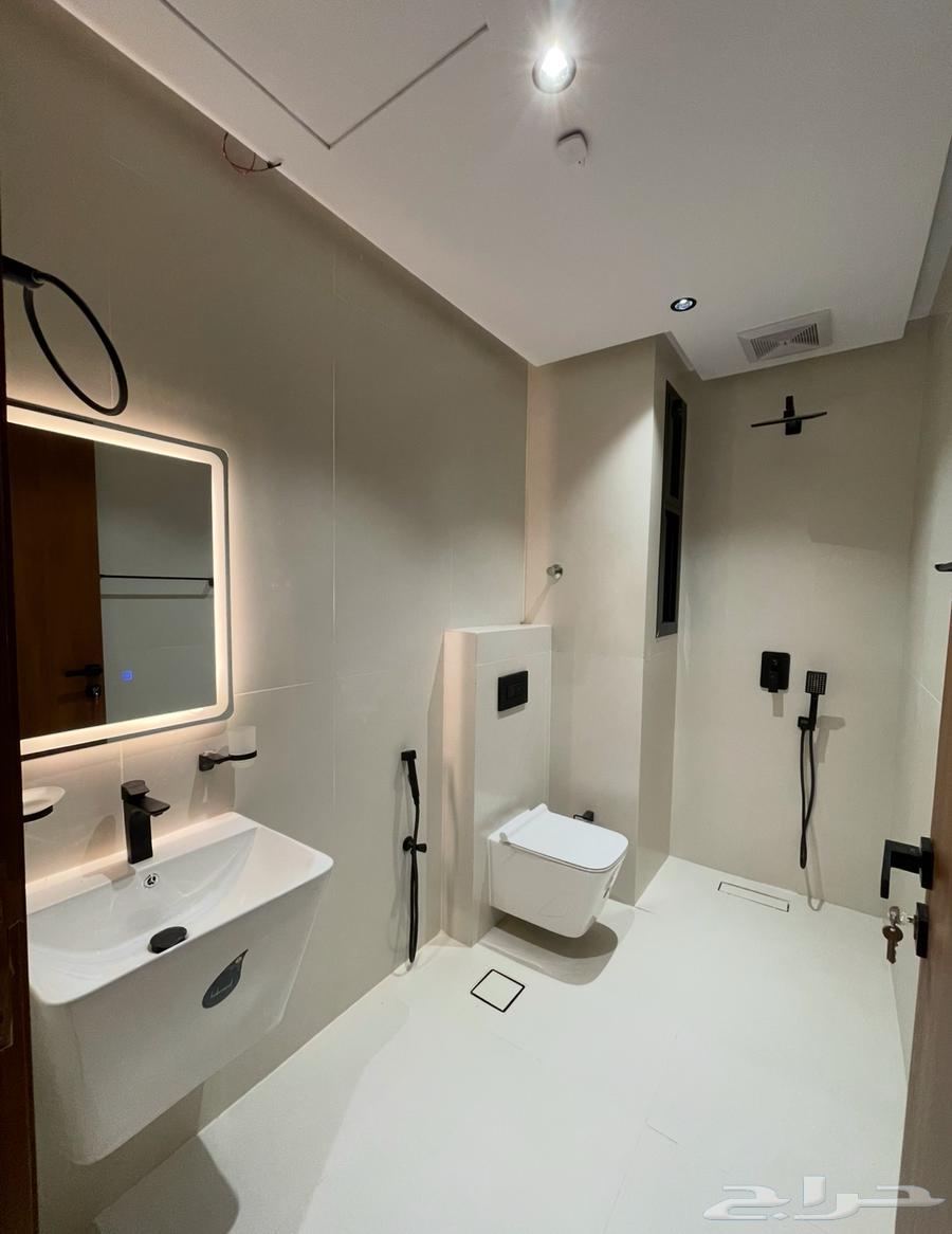 شقة 4 غرف في بطحاء قريش 7