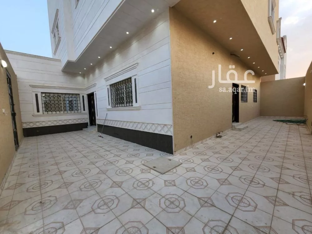 5 bedroom villa in Ad Dar Al Baida 10