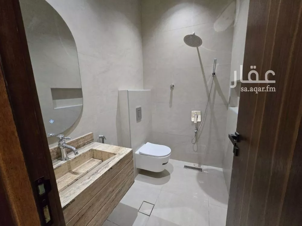 فيلا 5 غرف في النرجس 10