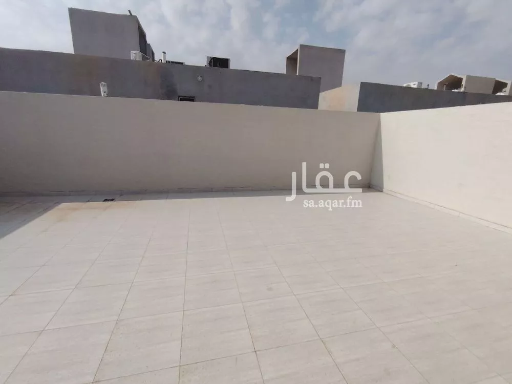 فيلا 5 غرف في القادسية 7