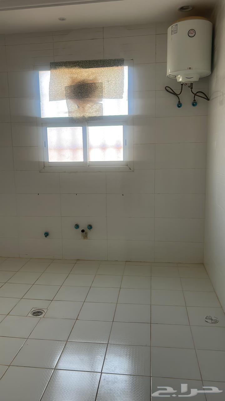 شقة 4 غرف في الرمال 2