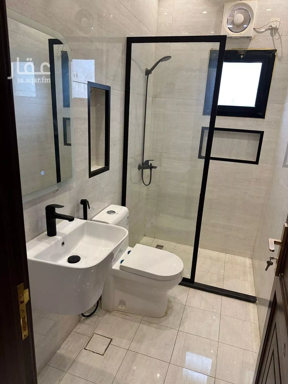 شقة 5 غرف في الصفا 4