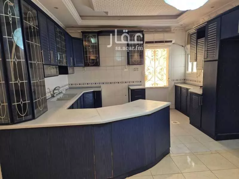 شقة 5 غرف في الصفا 6