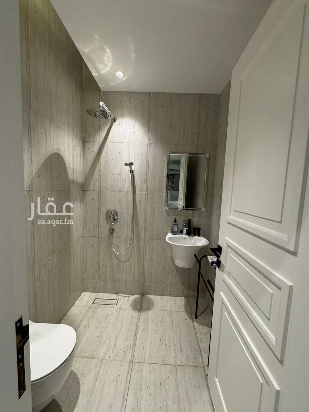 شقة 3 غرف في الملقا 21