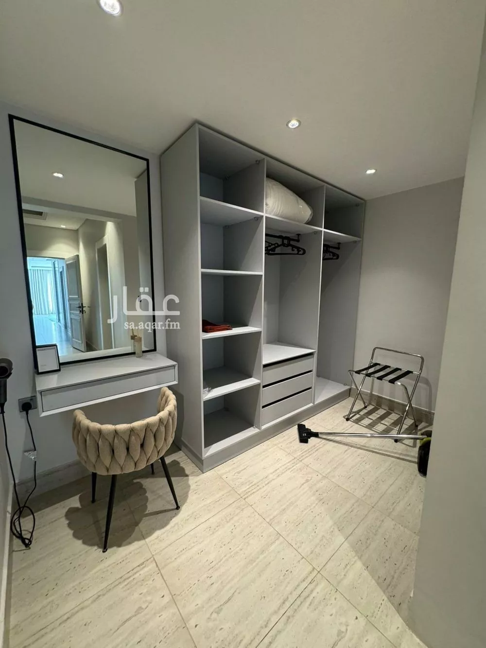 شقة 3 غرف في الملقا 25