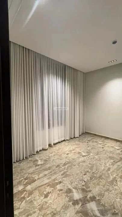 5 bedroom apartment in Al Hamra 1