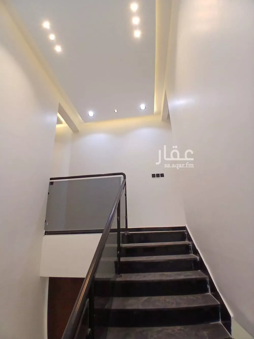 فيلا 6 غرف في الجنادرية 3