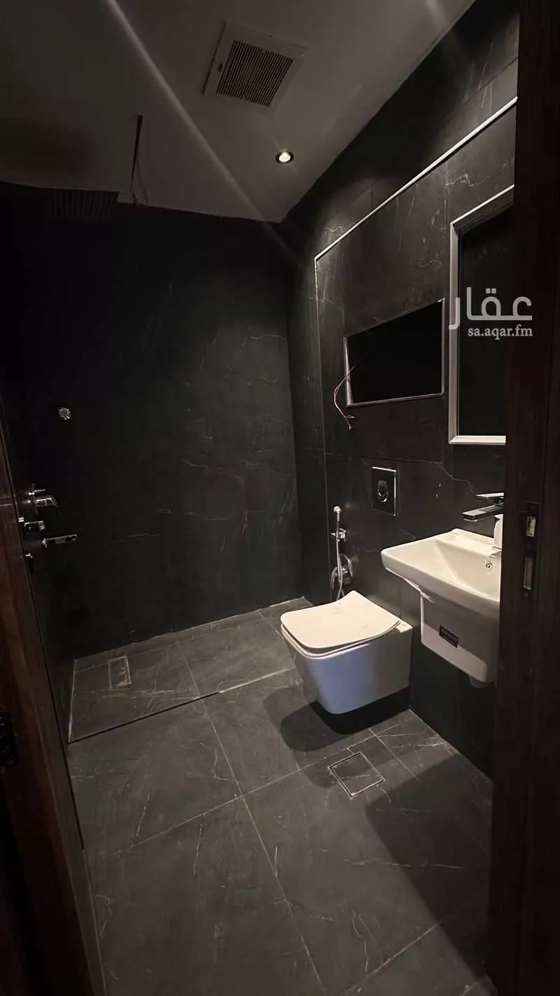4 bedroom apartment in Al Rimal 8