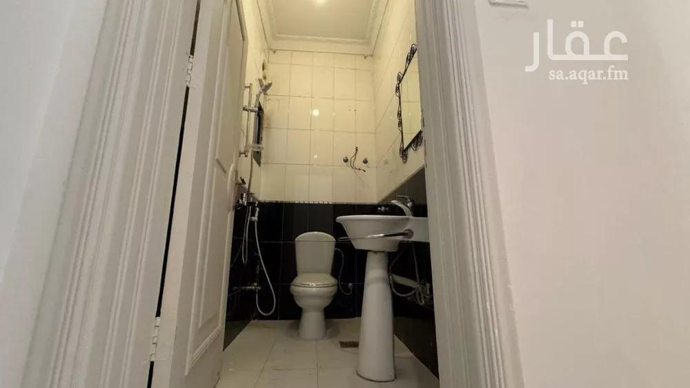 شقة 5 غرف في الرحاب 8