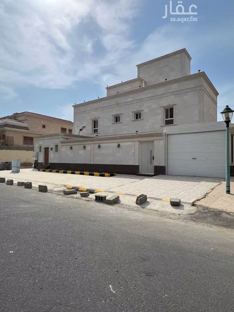 فيلا 12 غرف في الزمرد 30