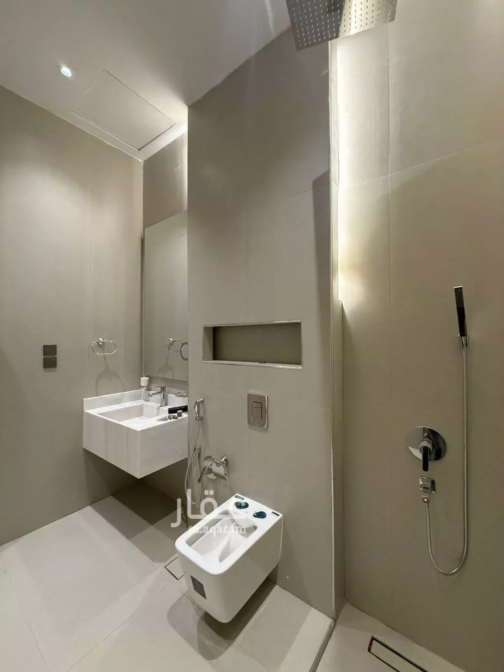 فيلا 7 غرف في المهدية 10