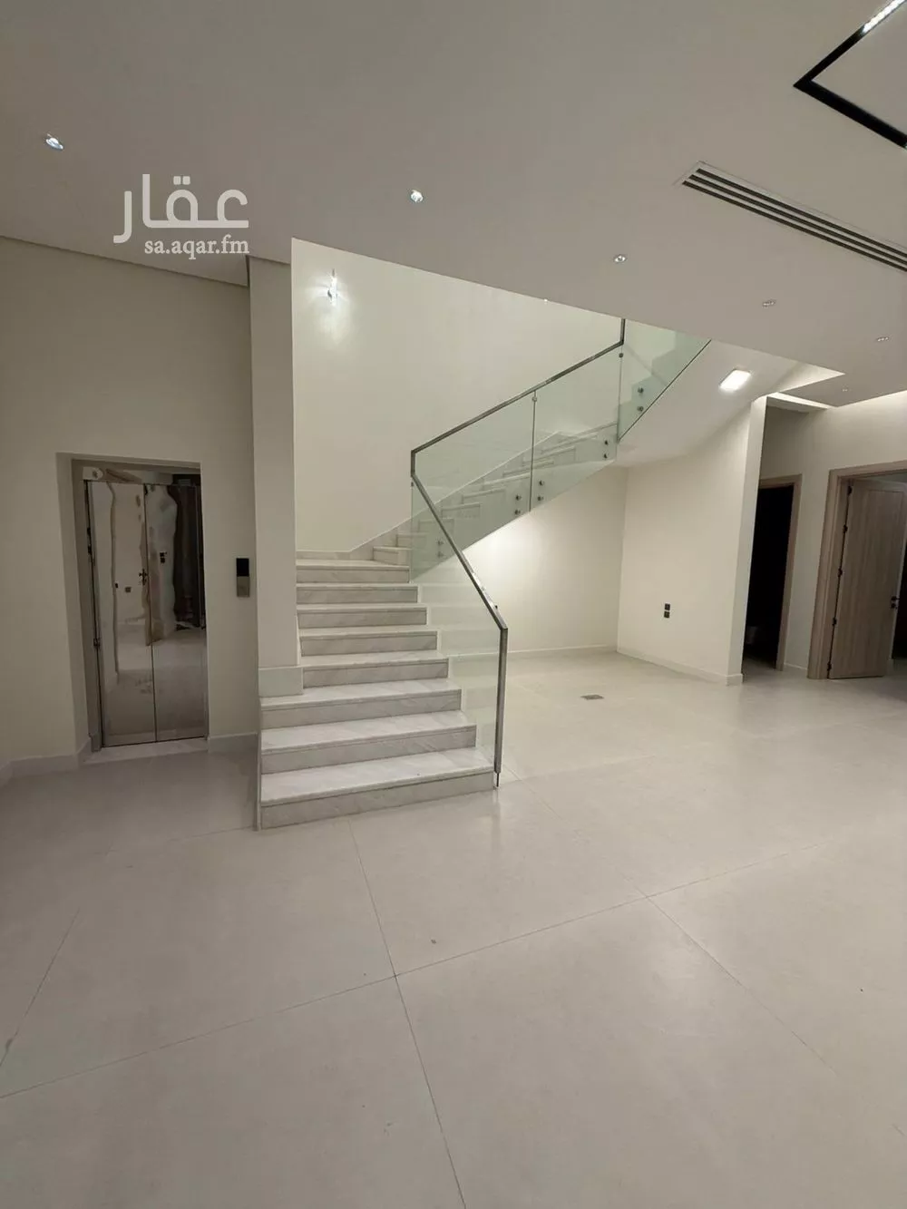 فيلا 7 غرف في المهدية 5