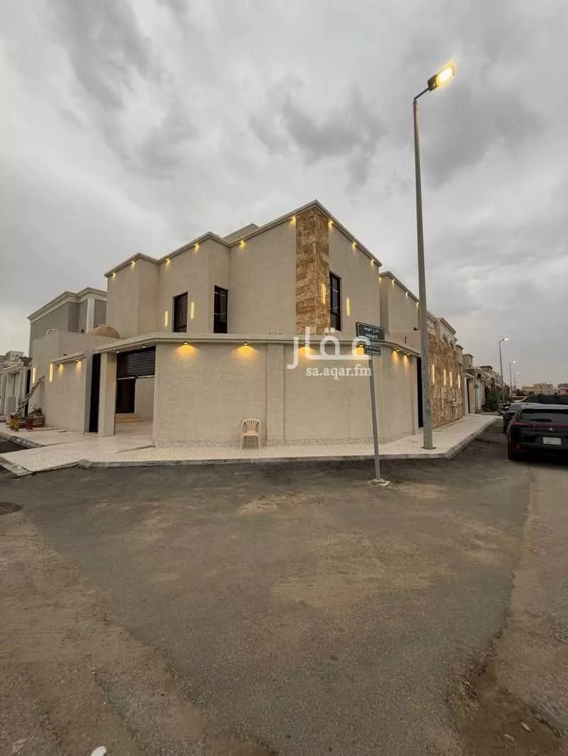 فيلا 7 غرف في ضاحية الملك فهد 2