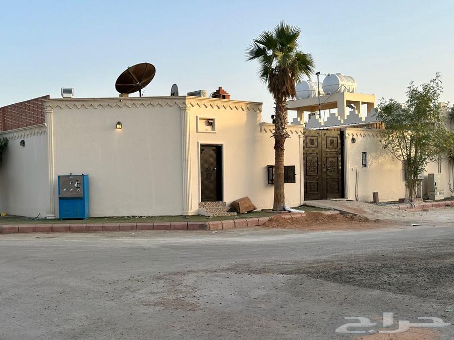 شقة 48 غرف في الرمال 10