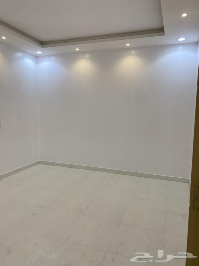 شقة 3 غرف في الرمال 3