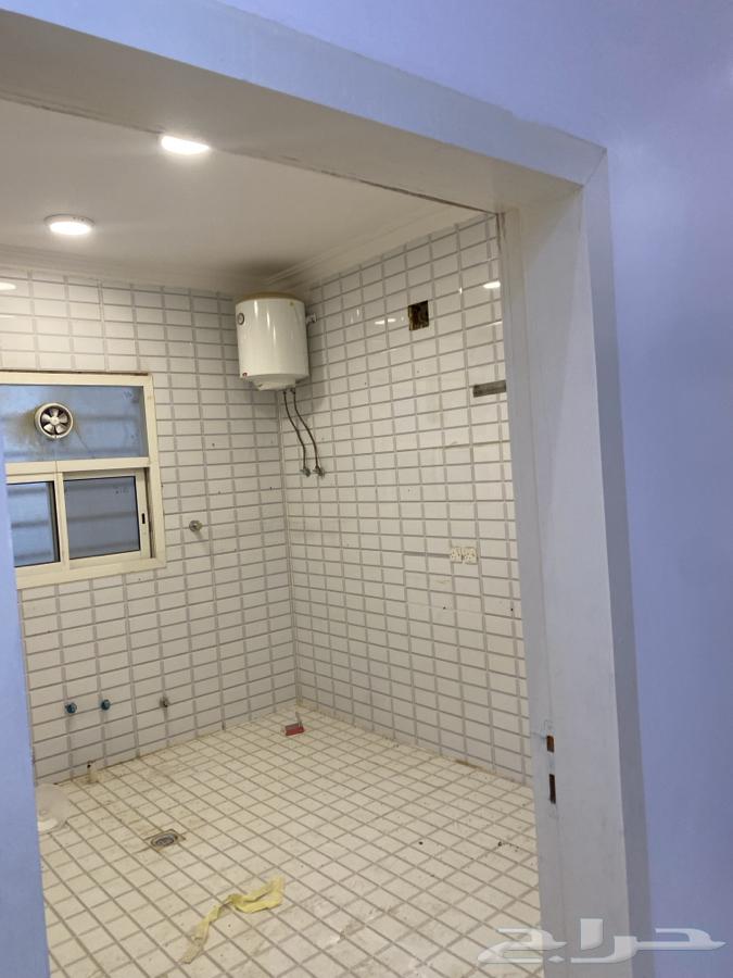 شقة 3 غرف في الرمال 4