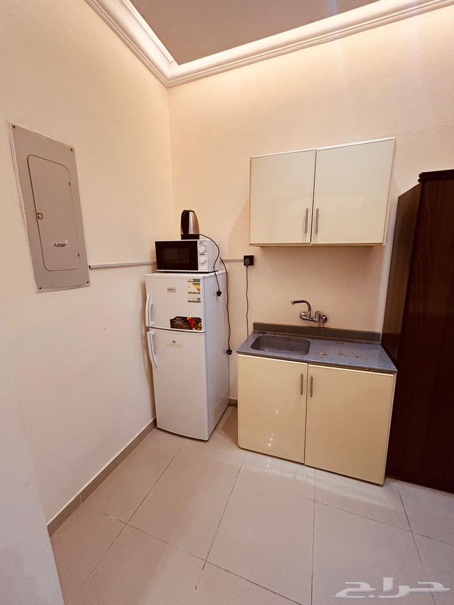 شقة 1 غرف في الروضة 6