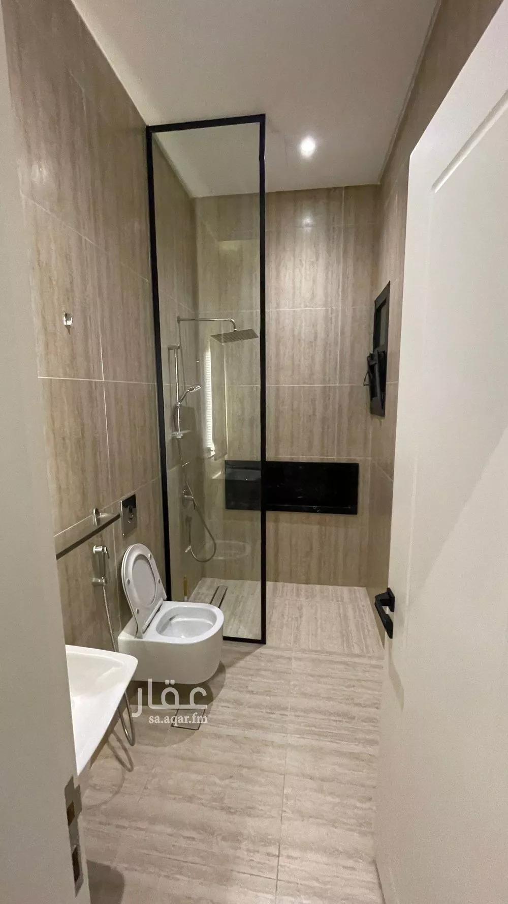 شقة 2 غرف في الرمال 5