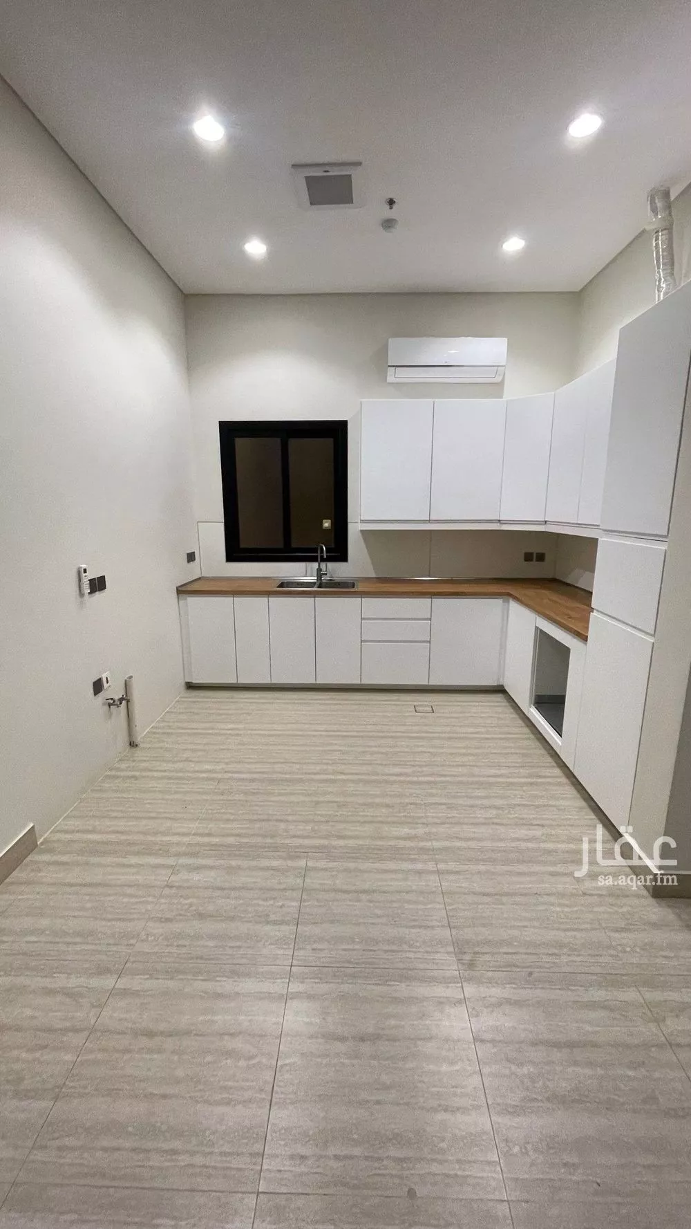 شقة 2 غرف في الرمال 10