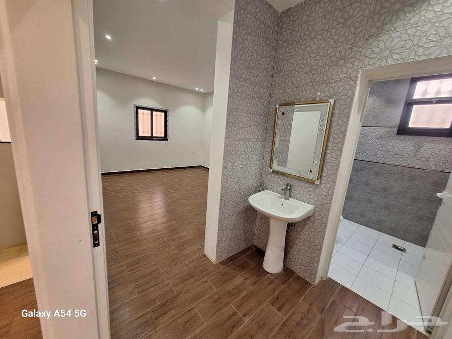 5 bedroom villa in Al Murooj, Riyadh 13