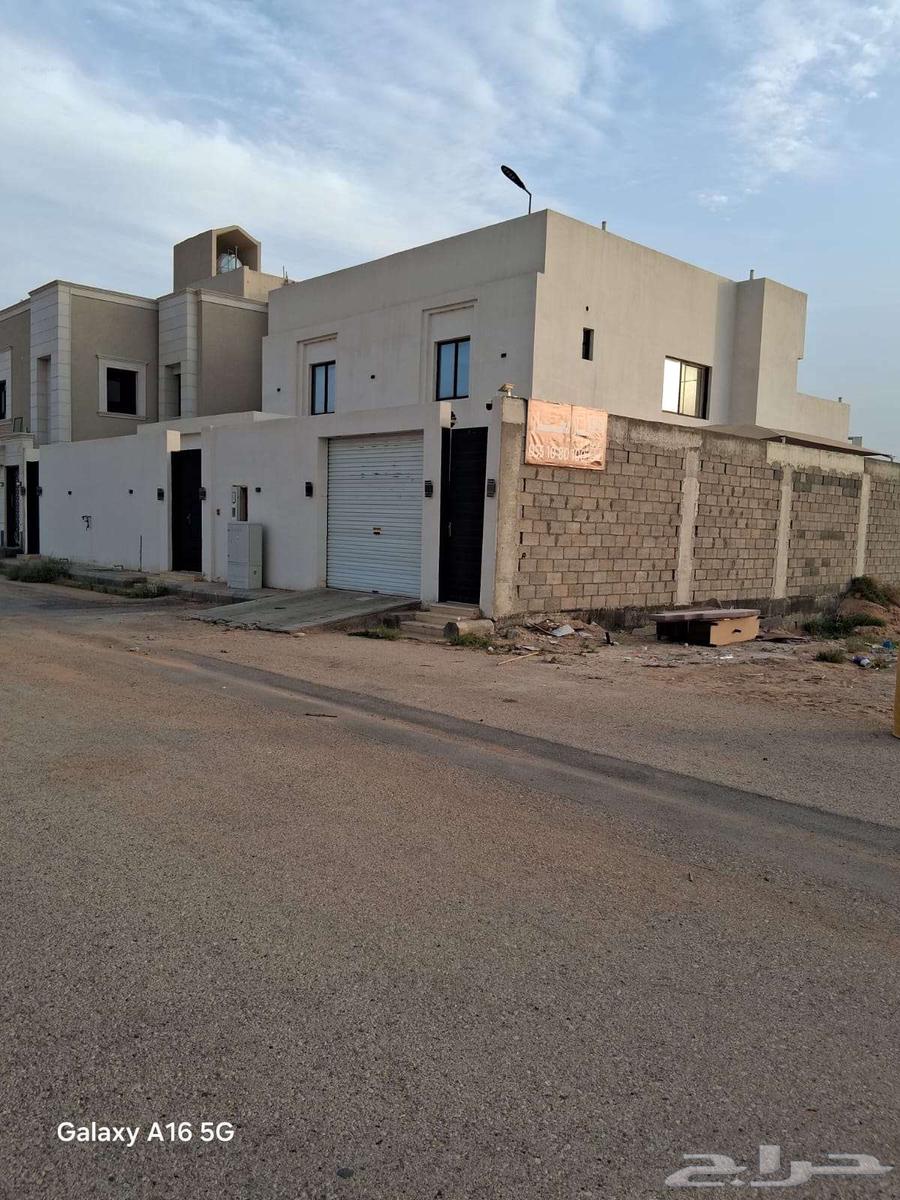 فيلا 5 غرف في المروج 4